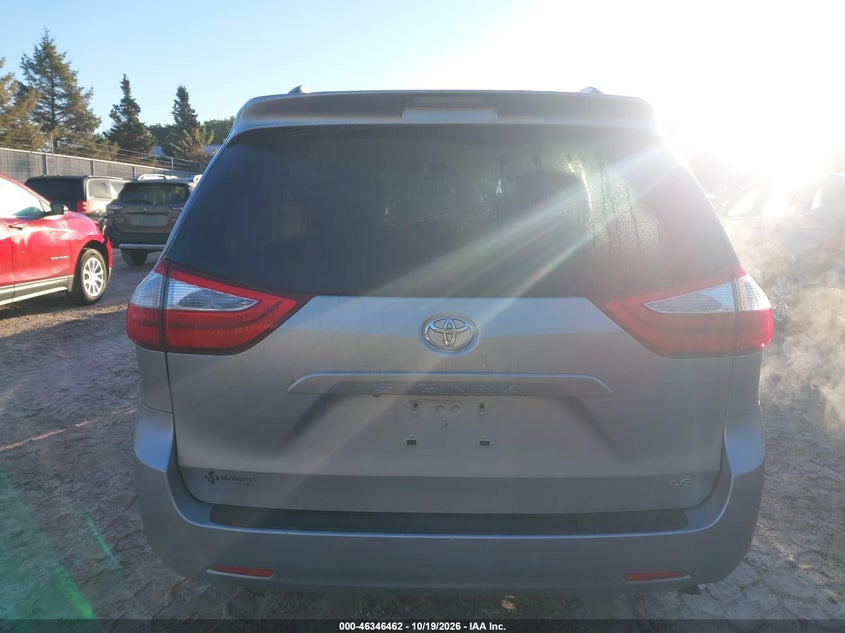 TOYOTA SIENNA - zdjęcie 16