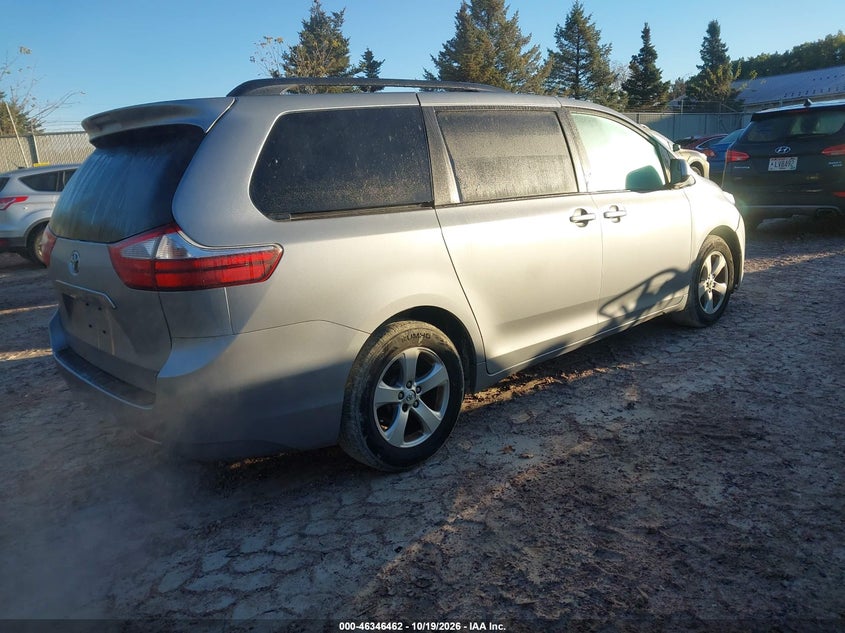 TOYOTA SIENNA - zdjęcie 4
