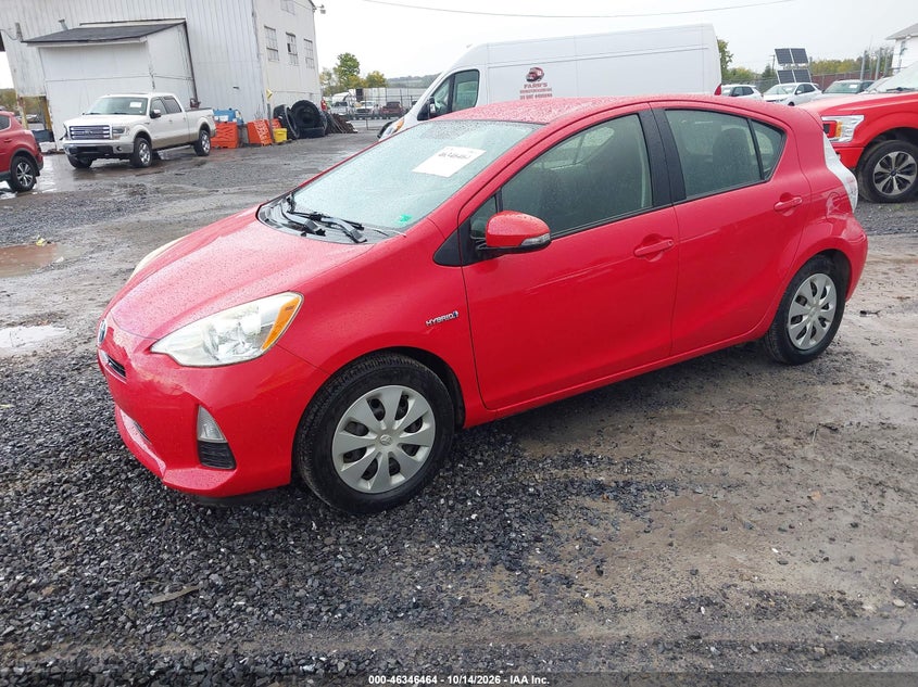 2014 Toyota Prius C Two, Normal Wear & Tear, IAAI, VIN JTDKDTB3XE1566738 — photo 2