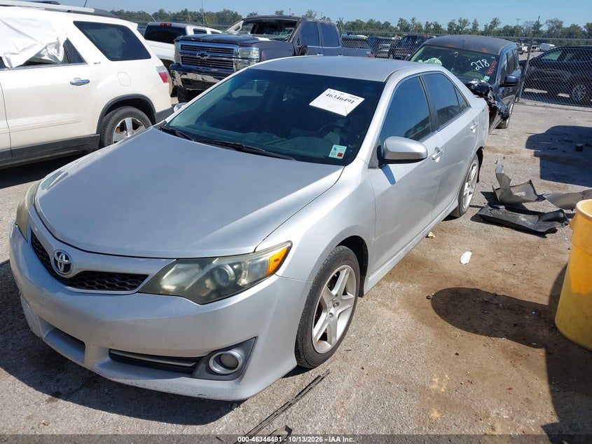 Vin: 4t1bf1fk4eu403951, lot: 46846757, toyota camry se 20142