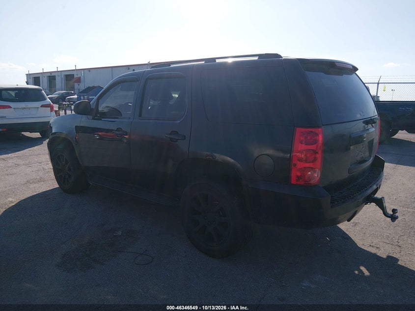 2012 GMC YUKON SLE · Photo 3