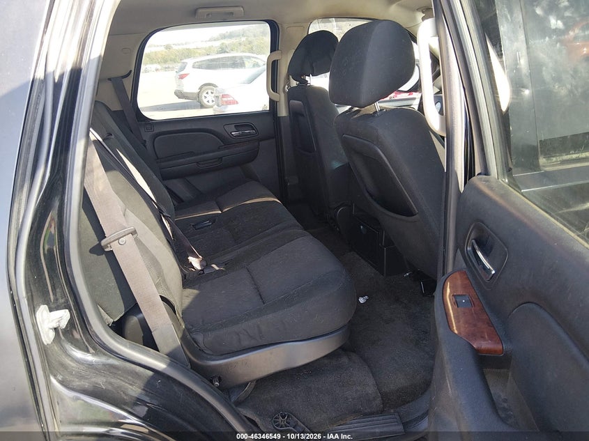 2012 GMC YUKON SLE · Photo 8