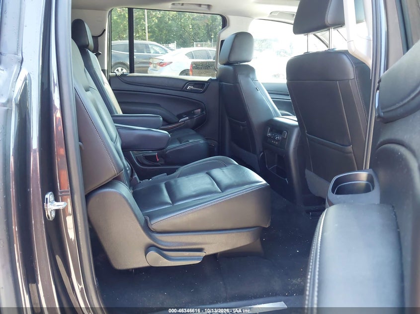 CHEVROLET SUBURBAN - zdjęcie 8