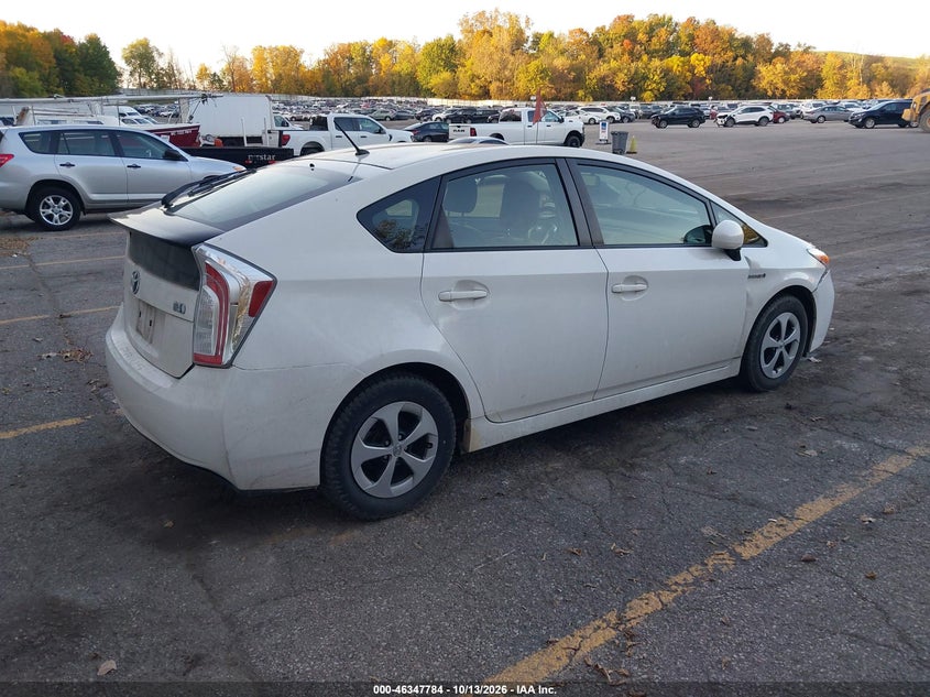 Vin: jtdkn3du5f1957588, lot: 46848050, toyota prius two 20154