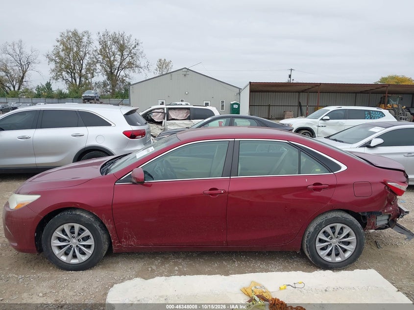 TOYOTA CAMRY - zdjęcie 15