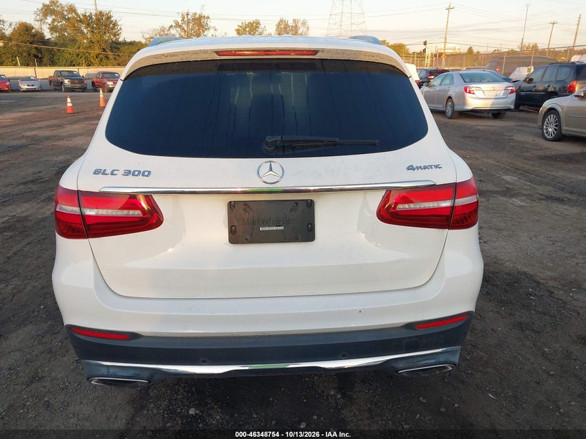 2018 MERCEDES-BENZ GLC 300 4MATIC · Фото 16
