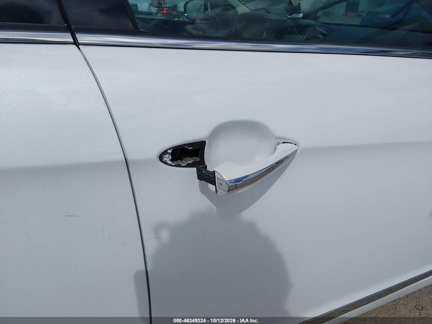 2015 KIA CADENZA PREMIUM · Photo 12