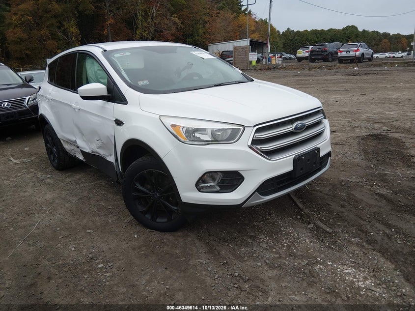 Vin: 1fmcu9gd2huc68370, lot: 46849880, ford escape se 2017 img_1