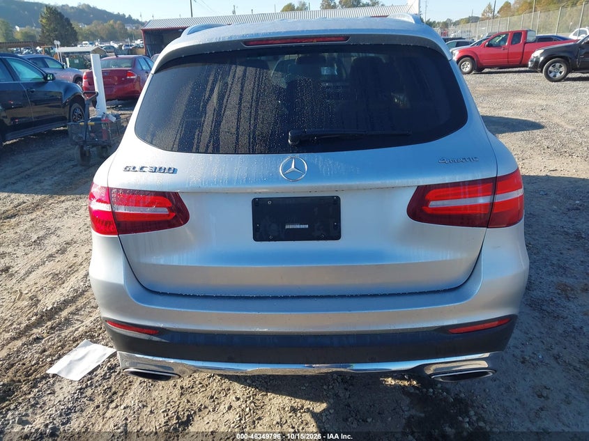 MERCEDES-BENZ GLC 300 - zdjęcie 16