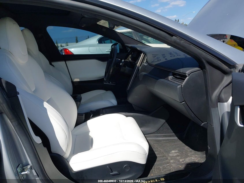 TESLA MODEL S - zdjęcie 5