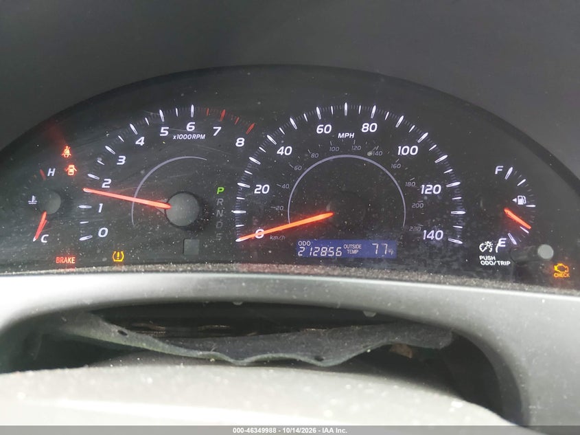 2011 TOYOTA CAMRY LE · Фото 7