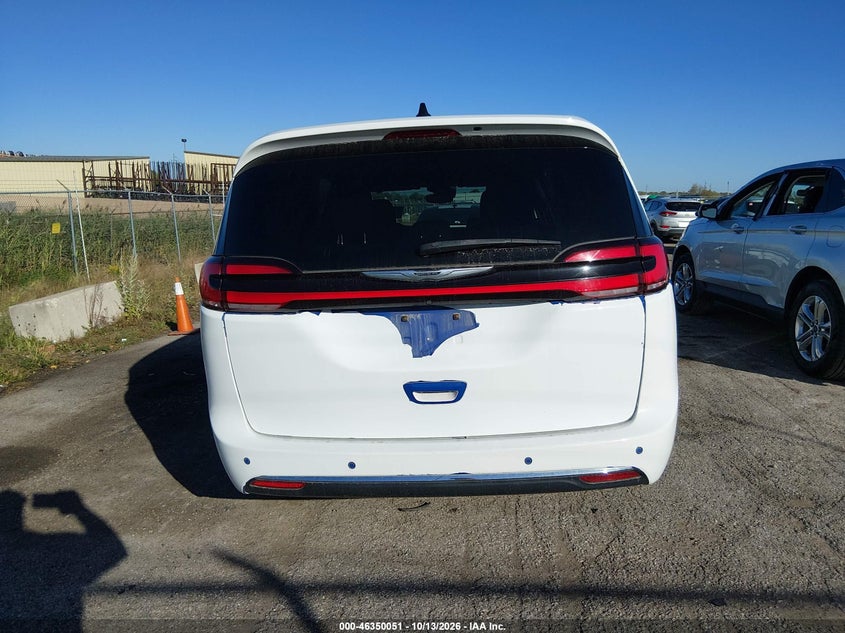 2023 CHRYSLER PACIFICA TOURING · Фото 16