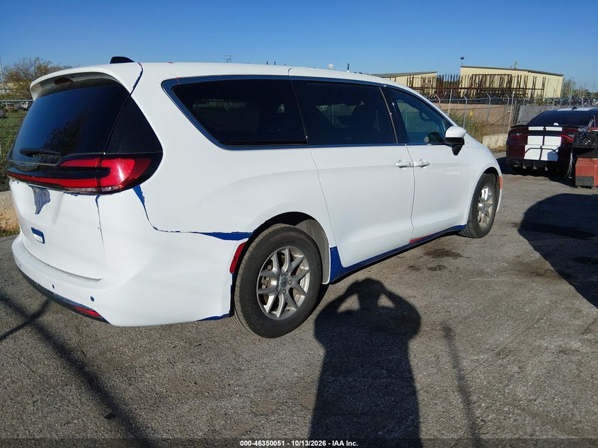 2023 CHRYSLER PACIFICA TOURING · Фото 4