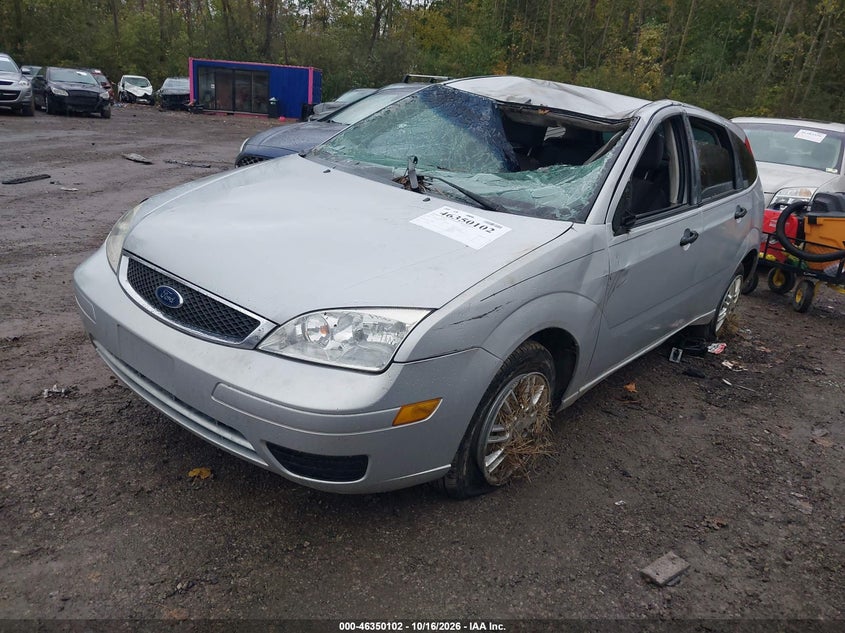 2006 Ford Focus Zx5, Rollover, IAAI, VIN 1FAFP37N56W158161 — photo 2