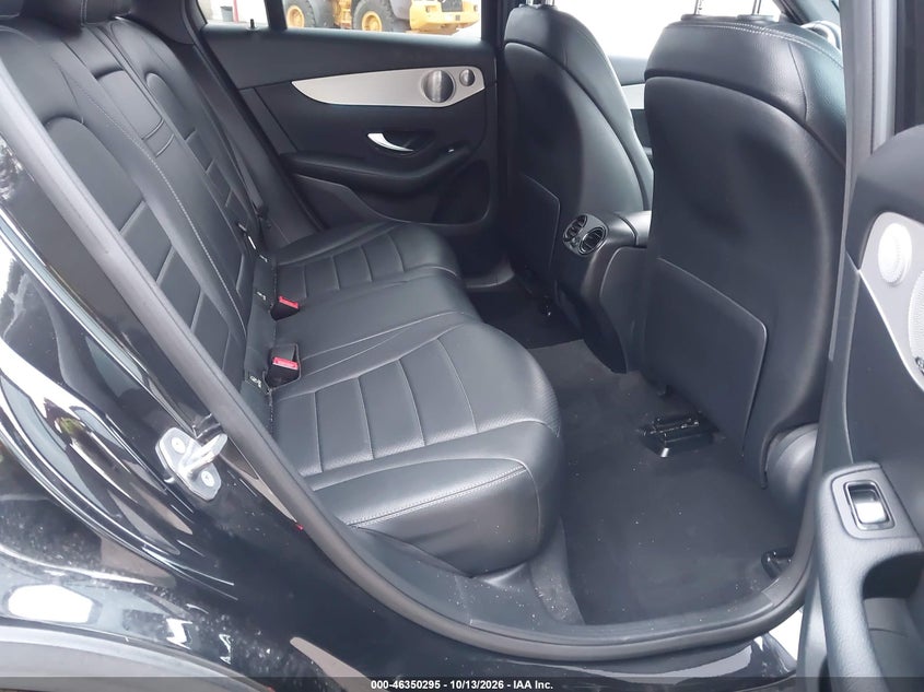 MERCEDES-BENZ GLC 300 - zdjęcie 8