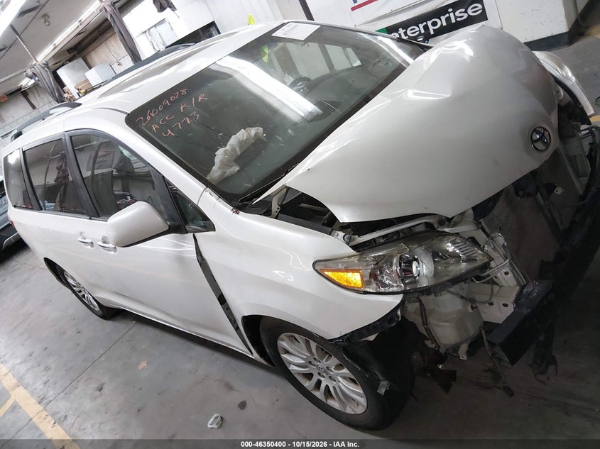TOYOTA SIENNA - zdjęcie 1