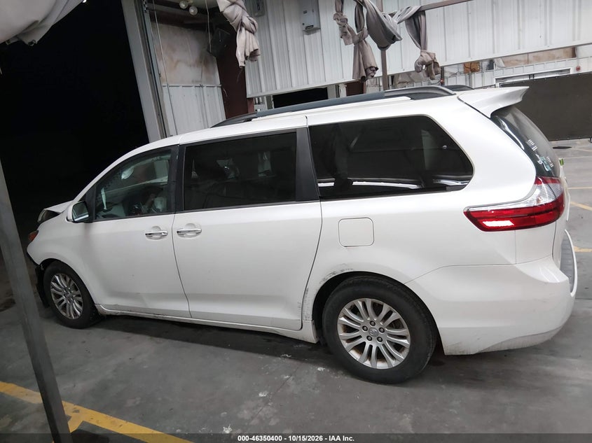 TOYOTA SIENNA - zdjęcie 15