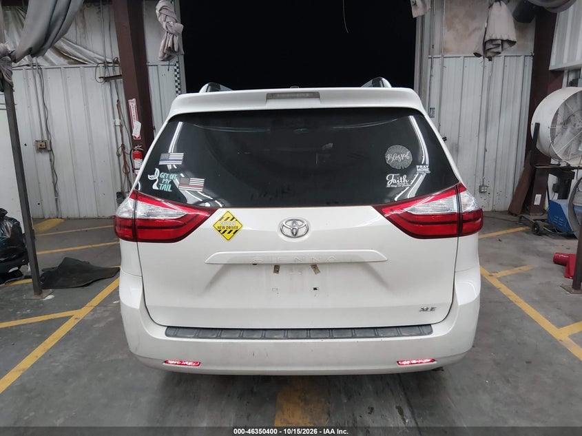 TOYOTA SIENNA - zdjęcie 17