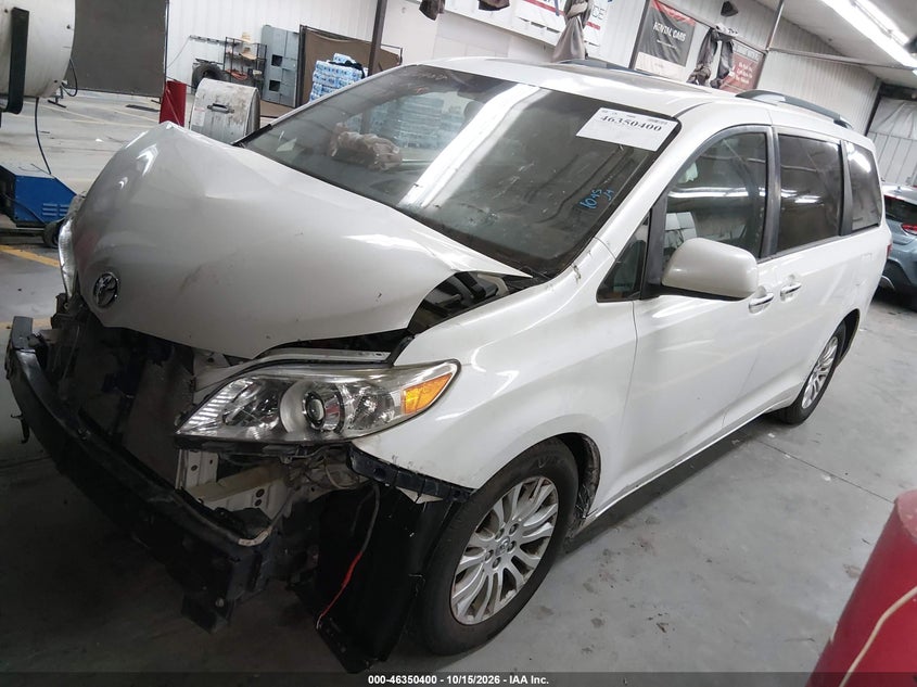 TOYOTA SIENNA - zdjęcie 2