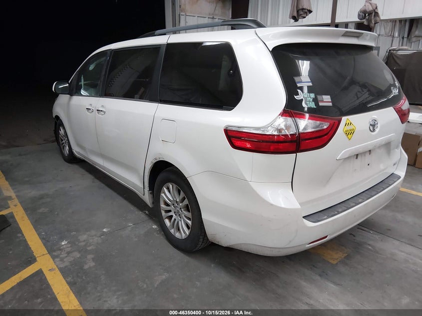 TOYOTA SIENNA - zdjęcie 3