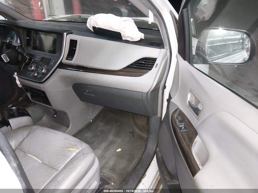TOYOTA SIENNA - zdjęcie 5
