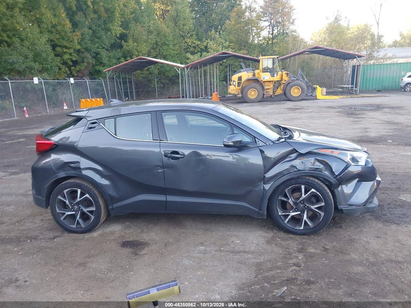 TOYOTA C-HR - zdjęcie 13