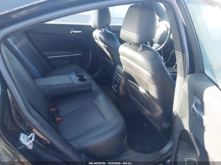 2011 DODGE CHARGER R/T · Photo 8
