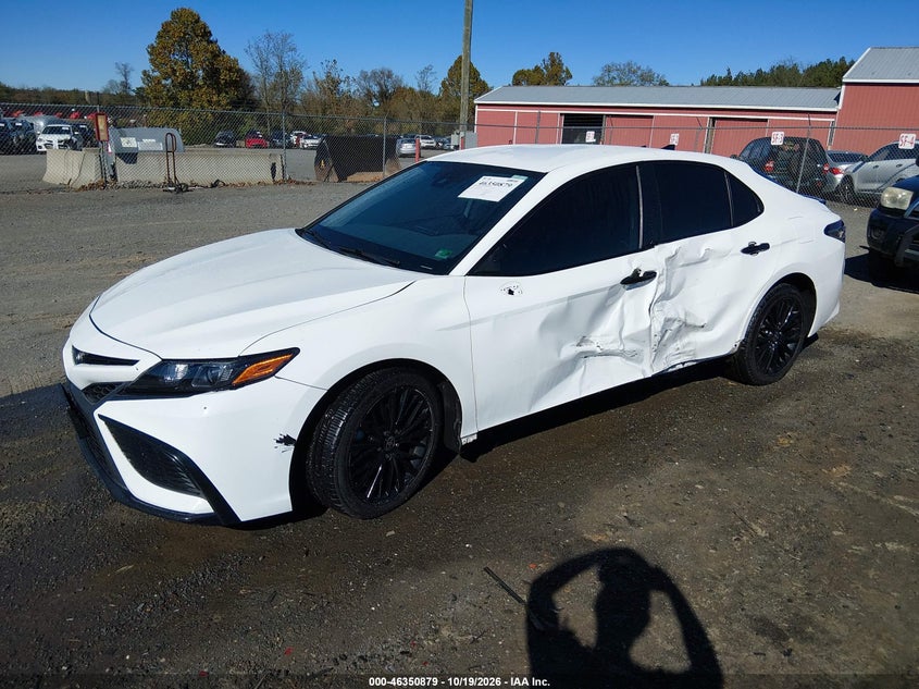 2022 Toyota Camry Nightshade Edition Hybrid, Лівий бік, IAAI, VIN 4T1T31AK0NU033523 — фото 2