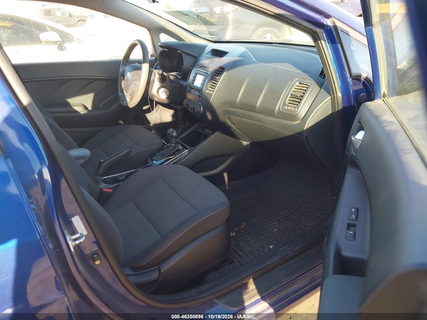 2017 KIA FORTE LX · Фото 5