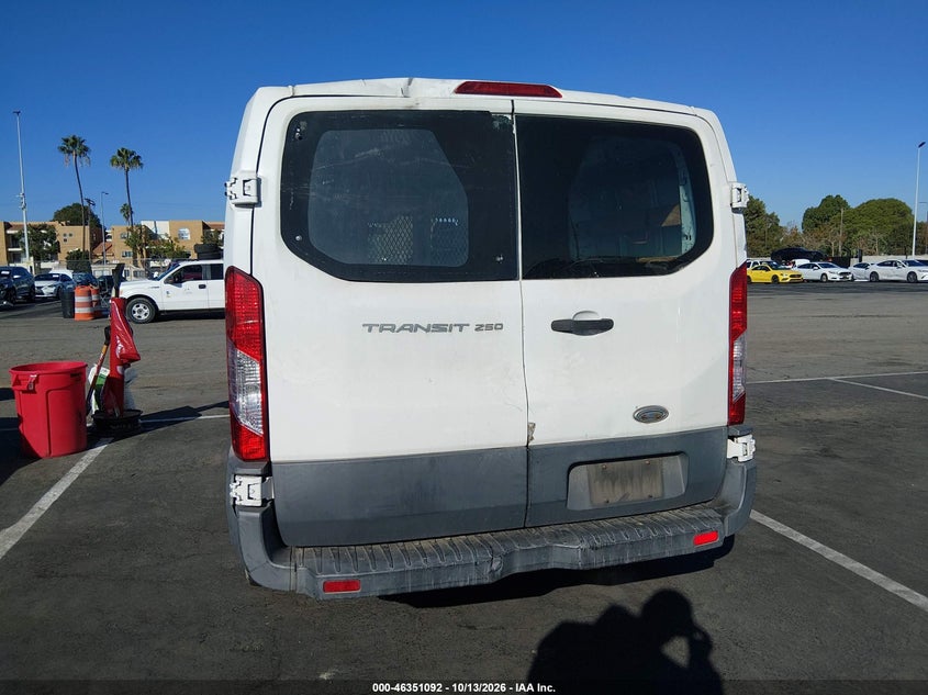 2015 FORD TRANSIT-250 · Фото 16