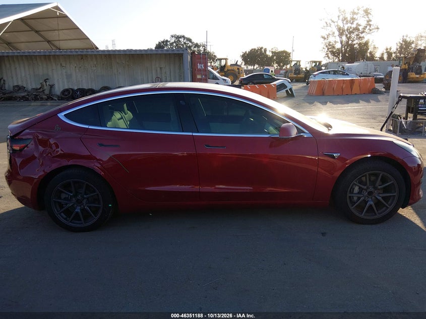 TESLA MODEL 3 - zdjęcie 14