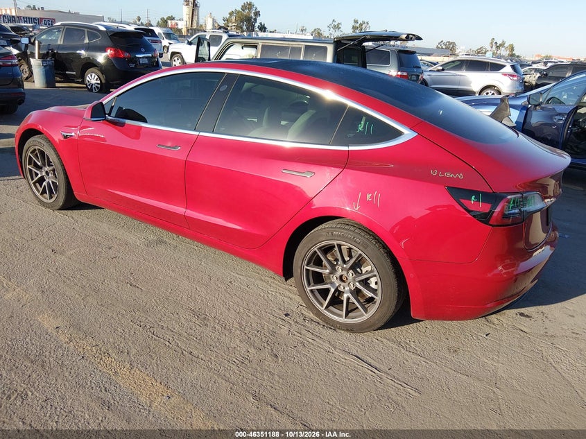 TESLA MODEL 3 - zdjęcie 3