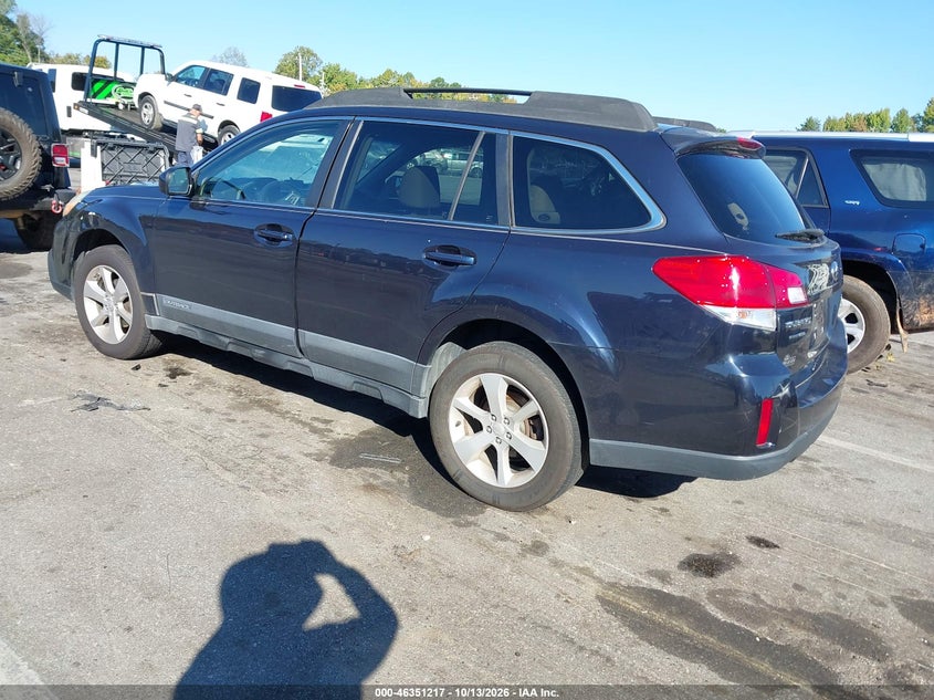 2013 SUBARU OUTBACK 2.5I PREMIUM · Photo 3