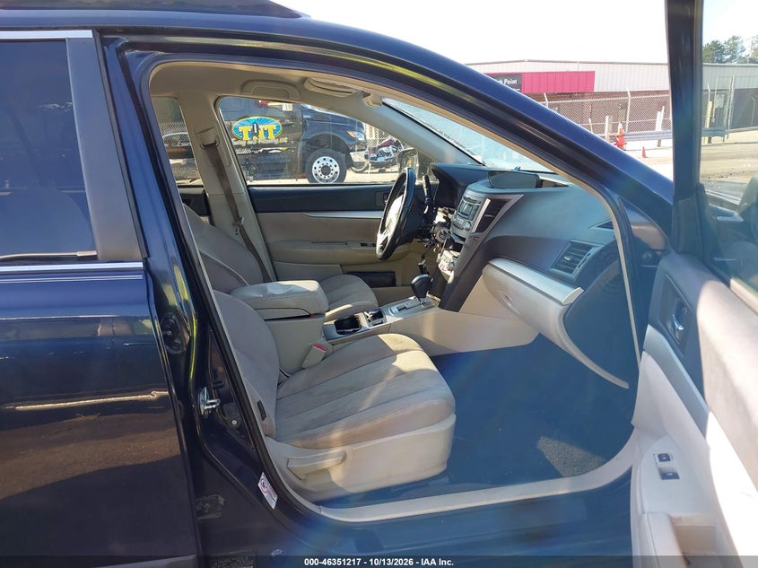 2013 SUBARU OUTBACK 2.5I PREMIUM · Photo 5