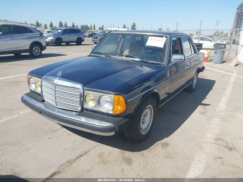 MERCEDES-BENZ 240 1983 VIN WDBAB23A5DB375793
