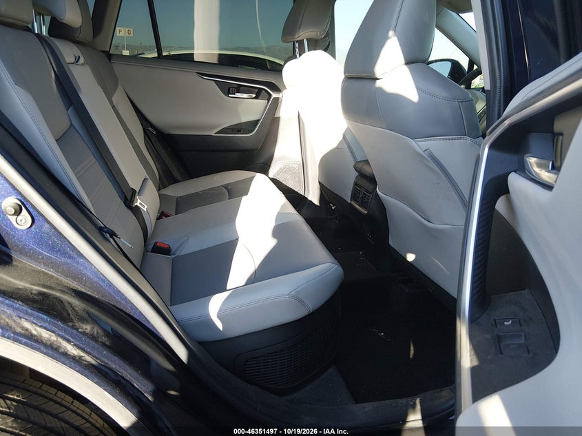 TOYOTA RAV4 HYBRID - zdjęcie 8