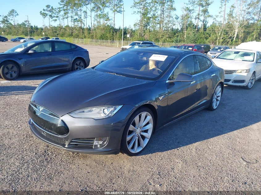 Vin: 5yjsa1e21ff111057, lot: 46852045, tesla model s 70d/85d/p85d 20152