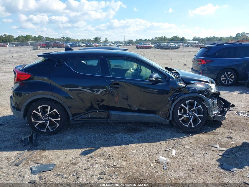 TOYOTA C-HR - zdjęcie 13