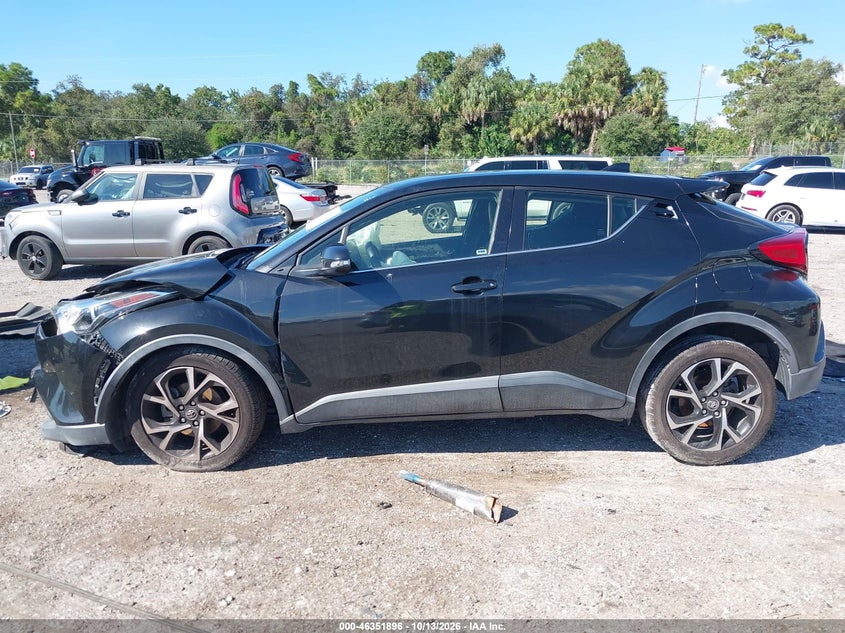 TOYOTA C-HR - zdjęcie 14