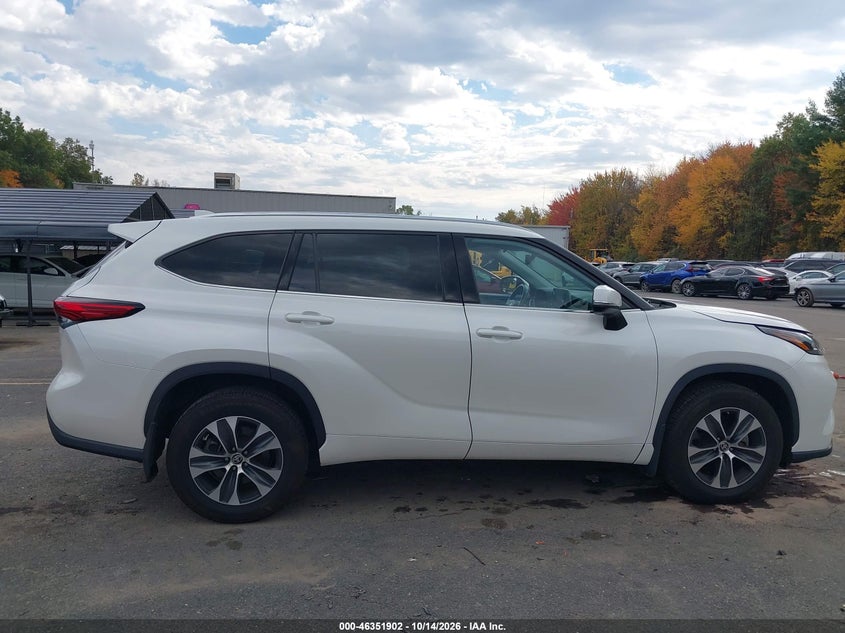 TOYOTA HIGHLANDER - zdjęcie 13