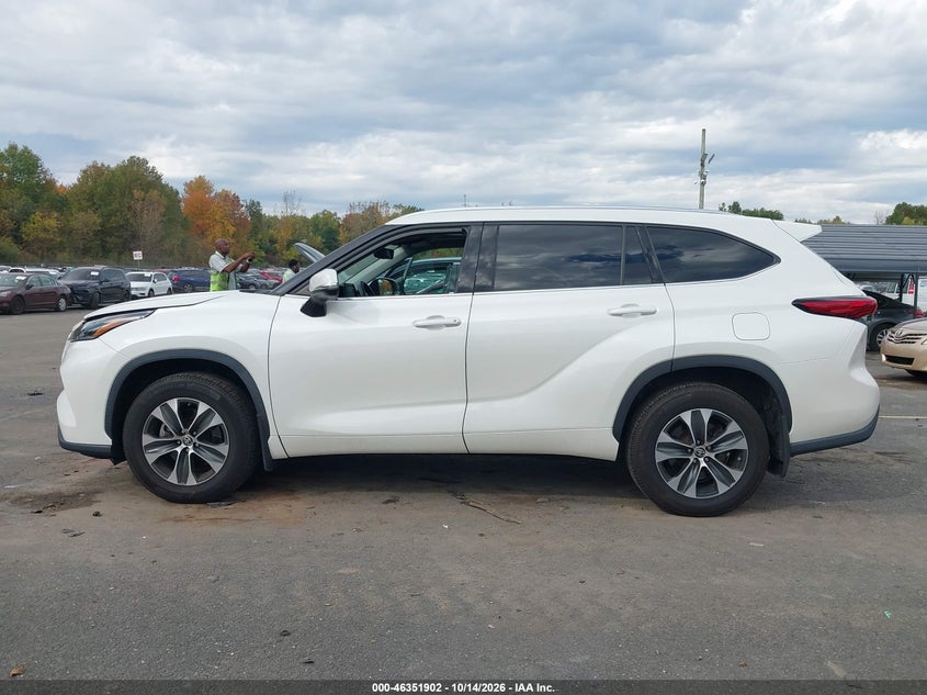 TOYOTA HIGHLANDER - zdjęcie 14
