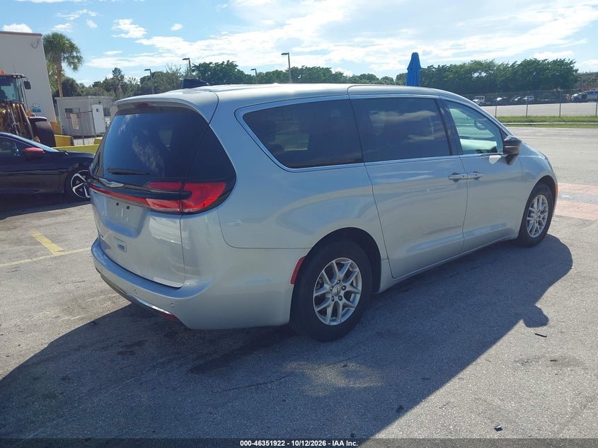 2024 CHRYSLER PACIFICA TOURING L · Фото 4