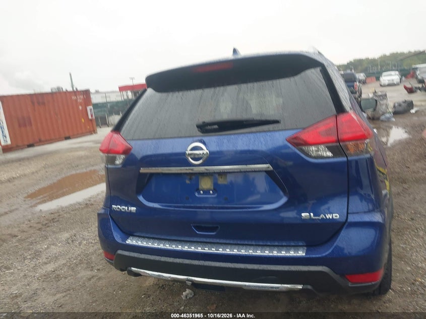 2017 NISSAN ROGUE SL · Photo 16