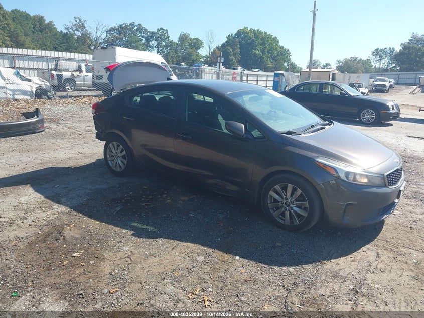 Vin: 3kpfl4a76he019594, lot: 46852305, kia forte lx 2017 img_1