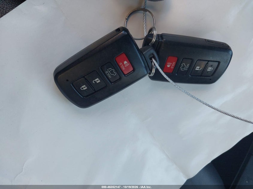 TOYOTA RAV4 HYBRID - zdjęcie 11