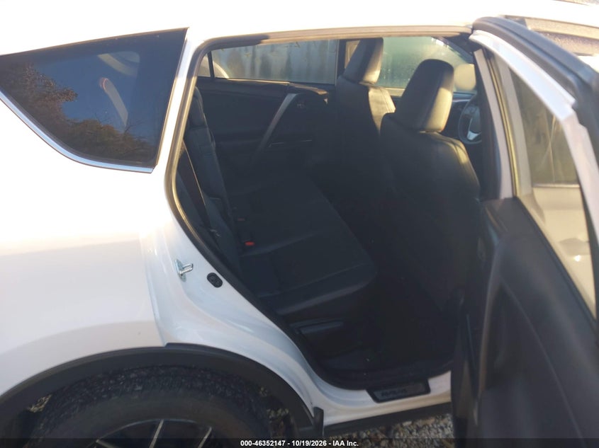 TOYOTA RAV4 HYBRID - zdjęcie 8