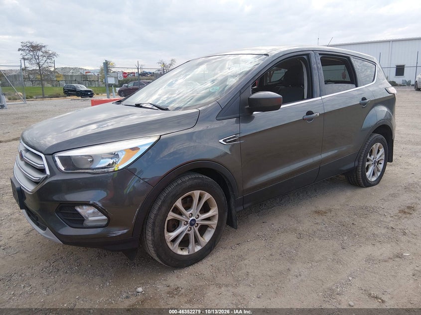 Vin: 1fmcu9gd2hua73434, lot: 46852545, ford escape se 20172