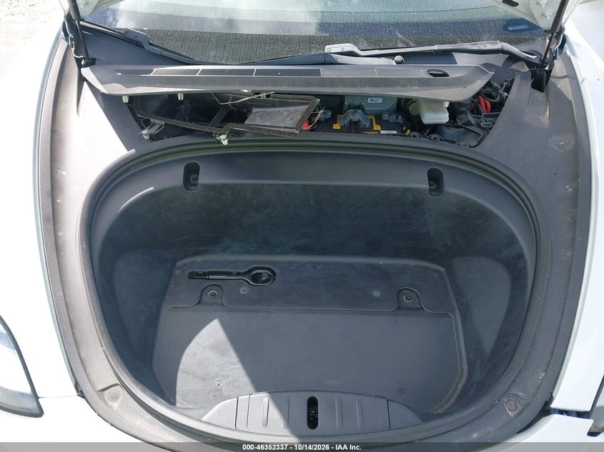 2020 TESLA MODEL 3 STANDARD RANGE PLUS REAR-WHEEL DRIVE/STANDARD RANGE REAR-WHEEL DRIVE · Фото 10