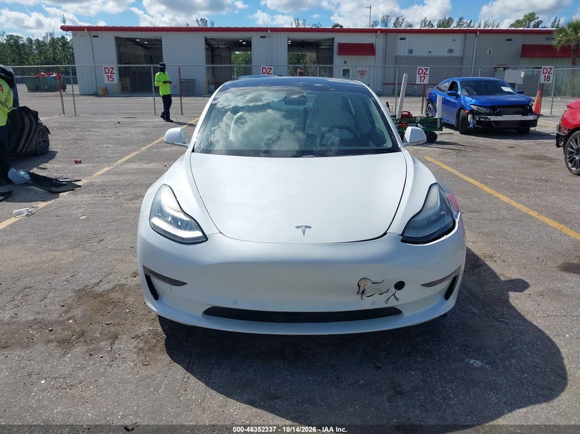 2020 TESLA MODEL 3 STANDARD RANGE PLUS REAR-WHEEL DRIVE/STANDARD RANGE REAR-WHEEL DRIVE · Фото 12