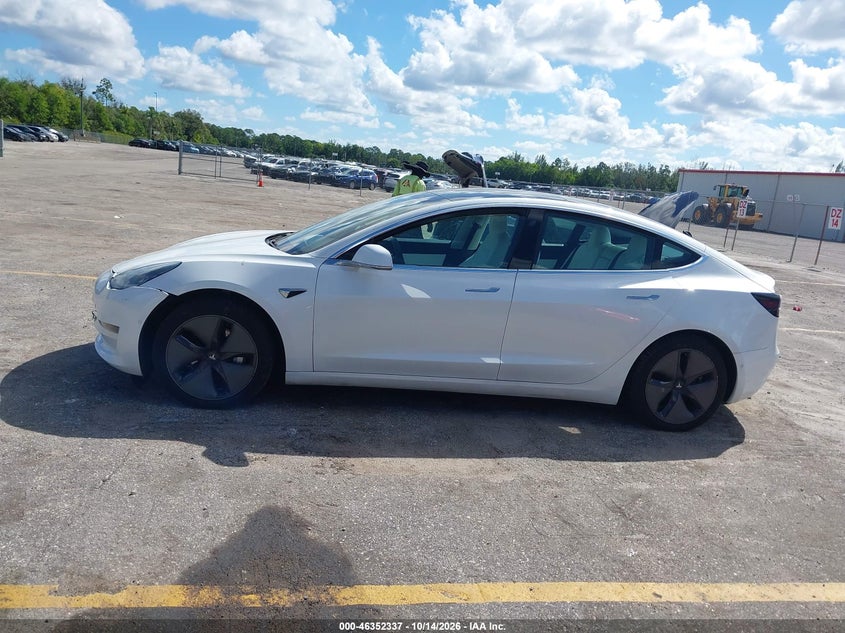 2020 TESLA MODEL 3 STANDARD RANGE PLUS REAR-WHEEL DRIVE/STANDARD RANGE REAR-WHEEL DRIVE · Фото 14